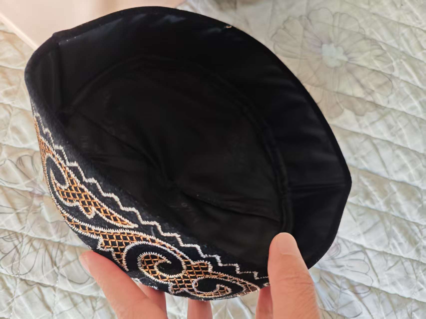 Casquettes de Style Kazakh pour hommes, chapeaux ethniques traditionnels, chapeaux de fête de danse, mode rouge Kufi, Hijab musulman, chapeau brodé à la main