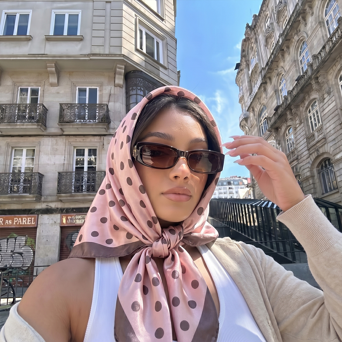 Foulard carré de 90 cm pour femme, motif à pois, bandana, bandeau, châle, écharpe, design tendance 2026
