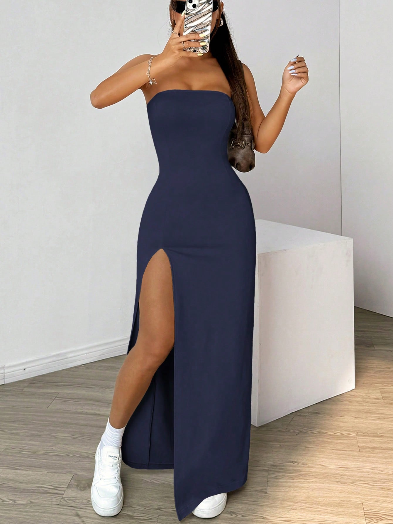 Élégante jupe longue simple et basique sans bretelles pour femmes, parfaite pour les sorties estivales.