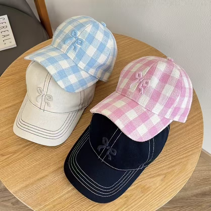 Casquette de baseball pour femme avec broderie 3D en forme de nœud — Chapeau de soleil mignon à calotte souple pour un look naturel ; Casquette polyvalente à visière bec de canard