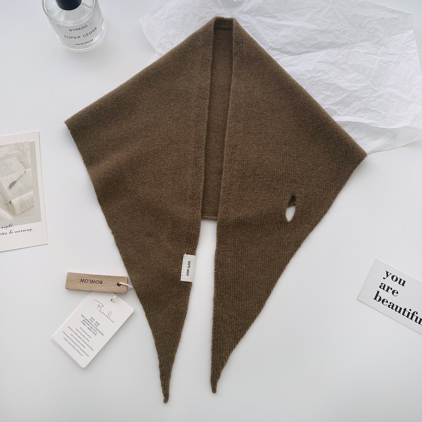 Luxe femmes 100% laine écharpe châle hiver chaud solide tricoté Triangle foulard marque de mode Bandana dame laine foulards coréen