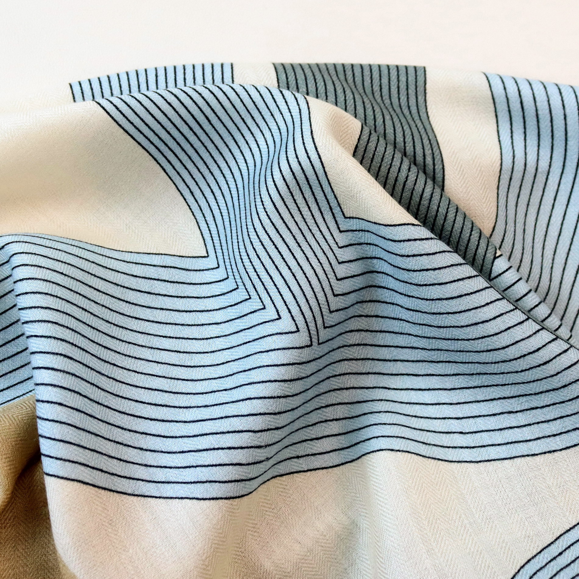 Naizaiga 70% laine 30% soie 125x125x190cm femmes automne écharpe fille châle BSG45