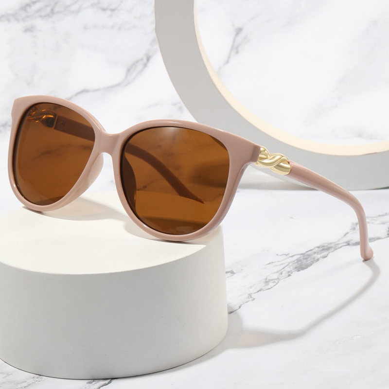 Lunettes de soleil élégantes pour femmes, protection UV400, marque de luxe, nuances blanches, respirantes, lunettes d'extérieur pour femmes, 2025