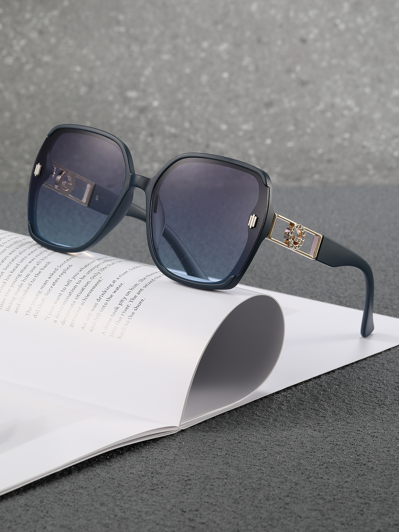 5 nouveaux modèles de lunettes de soleil pour femmes : lunettes de soleil résistantes aux UV, look haut de gamme, polyvalentes pour les visages larges, lunettes amincissantes, haute qualité.