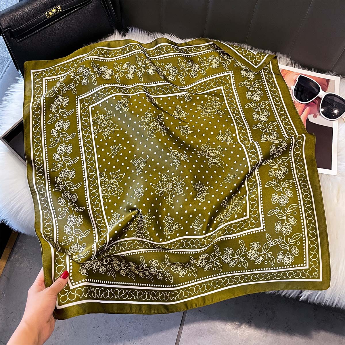 Foulard carré en soie imprimé Paisley pour femmes, décoration de foulard, cravate au cou, Hijab, enveloppes féminines, foulard de tête doux, nouvelle collection 2026