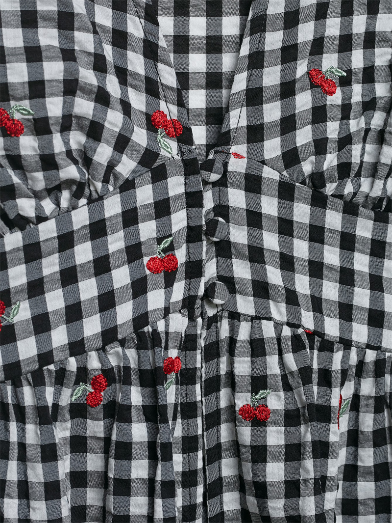 Haut brodé à carreaux pour femme, nouvelle collection été 2026, col en V, style vacances, chic et original