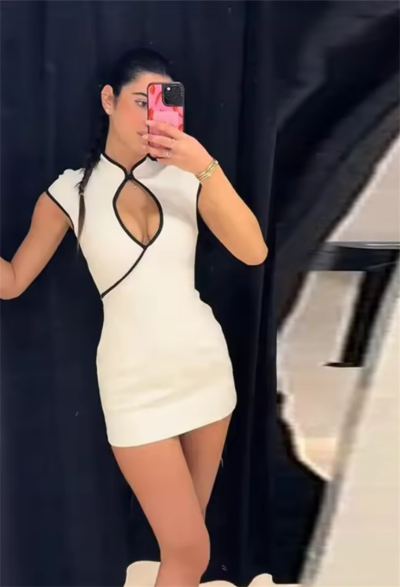 Robe pour femme 2026 Nouvelle collection Printemps-Été Mini-robe color-block élégante et chic pour femme