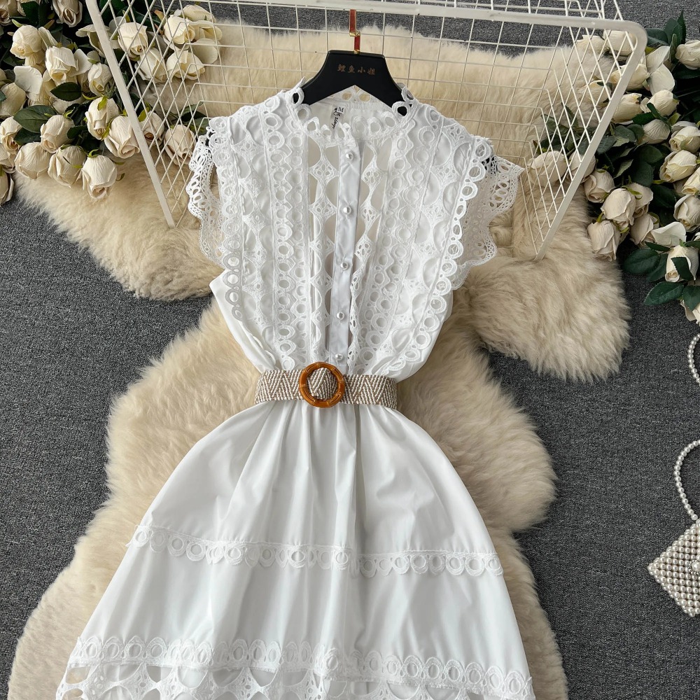 Robe française en dentelle brodée pour femmes, vintage, élégante, sans manches, découpée, robes éducatives, mode, vacances, printemps, été