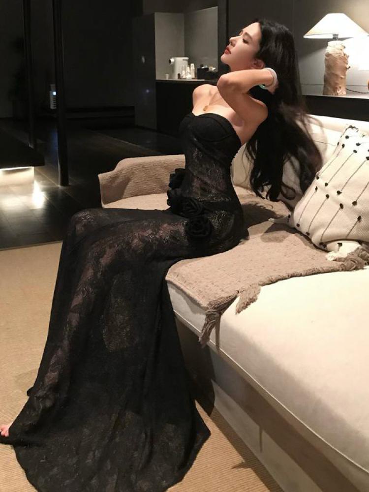 Vintage femmes noir dentelle fleur décoration Sexy Club dos nu robe sans bretelles été sans manches mince portefeuille hanche plissée longue robe