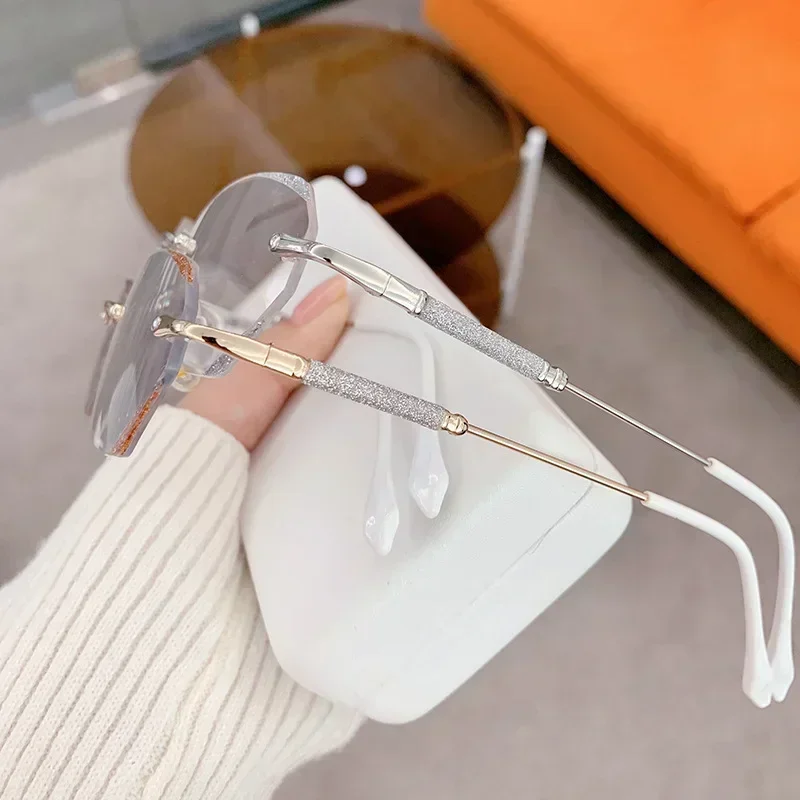 Lunettes de lecture coupe diamant pour femmes, lunettes de presbytie, anti-lumière bleue, lentille de vue lointain, lunettes de mode