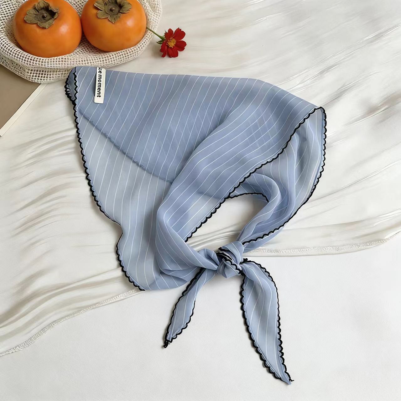 Élégant foulard triangulaire en soie à fines rayures pour femme, nouvelle mode, cache-cou, bandeau à pois doux, turban coréen, petits foulards frais