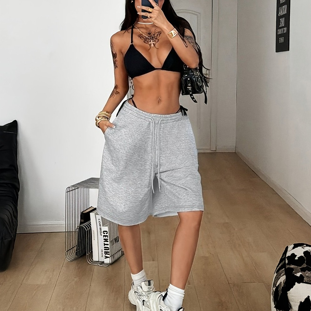Shorts de sport pour femmes en tissu respirant, adaptés à la course à pied et aux loisirs quotidiens, parfaits pour les activités sportives en plein air au printemps