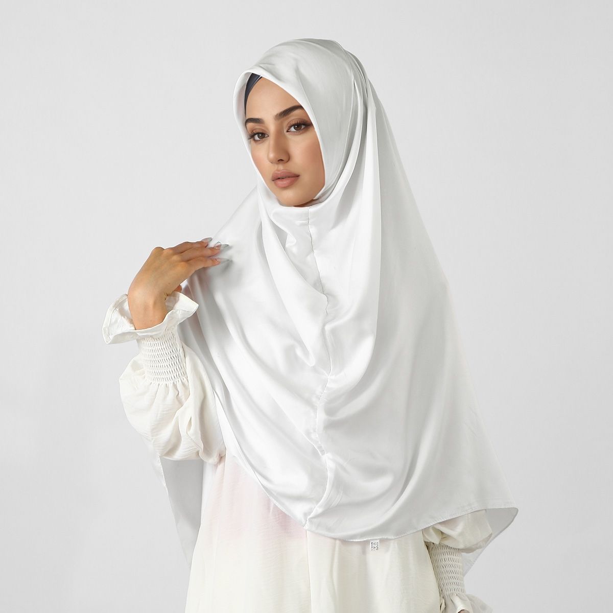 Hijab instantané en satin de soie pour femme musulmane, couleur unie, longue écharpe, foulard quotidien, turban doux pour Ramadan et Eid