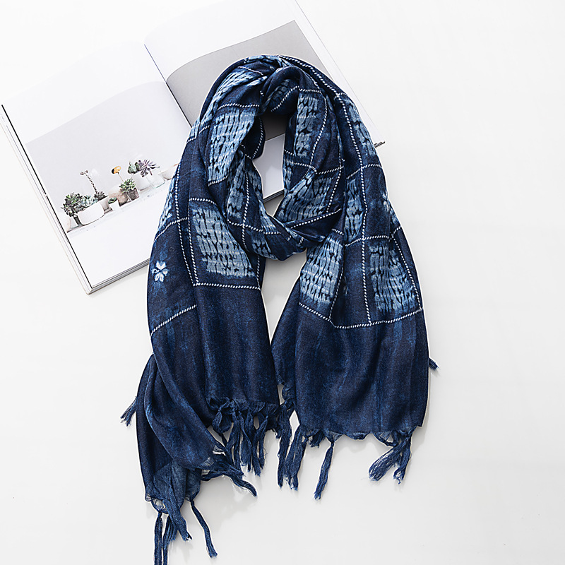 Foulard Coloré Batik pour Femme Musulmane, Long Châle, Style Ethnique, Bandana Chaud, Pompon, Bleu Marine, Hiver, 100x185cm