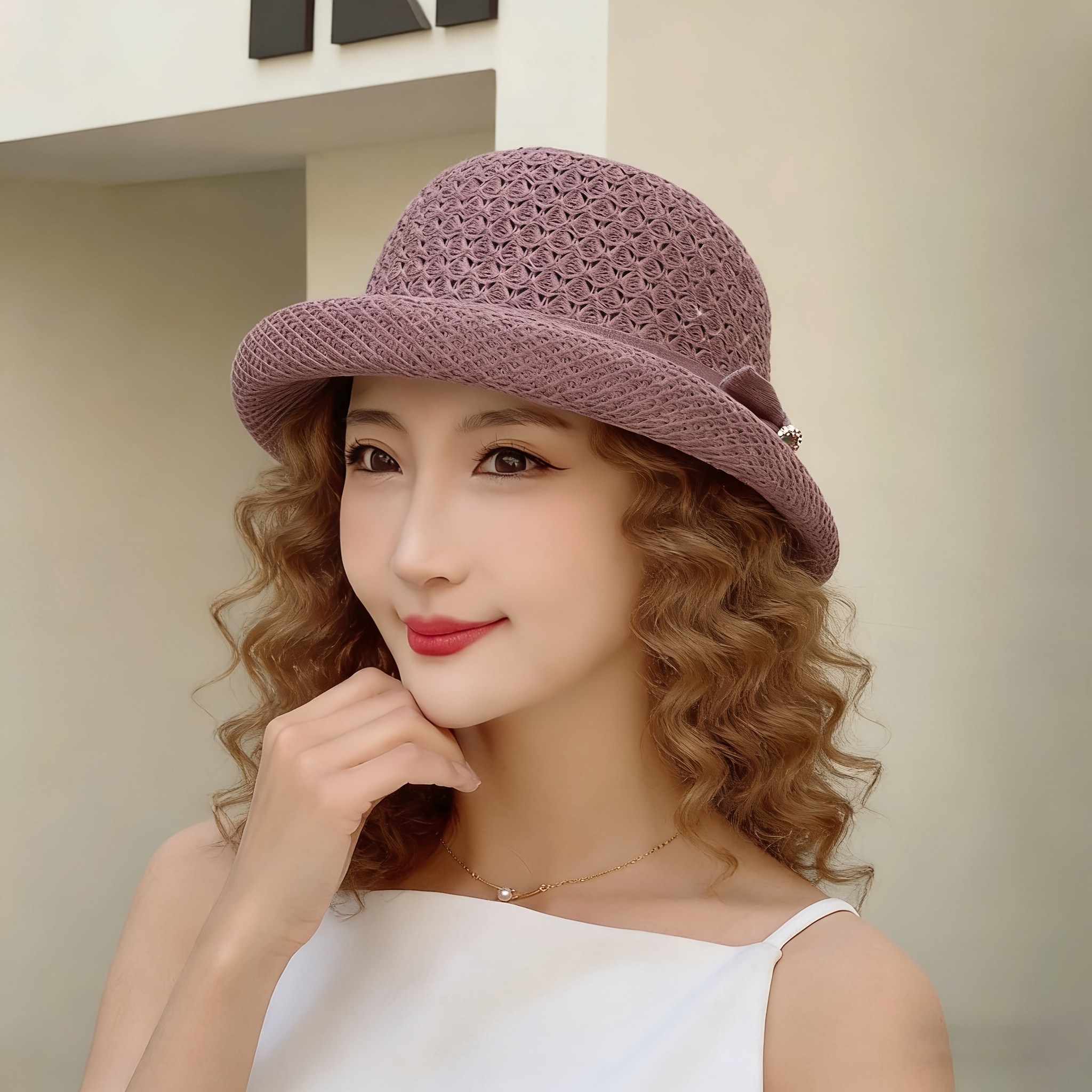 Chapeau Bob Femme Respirant au Crochet avec Nœud et Strass, Idéal pour les Sorties Décontractées, les Vacances et les Activités Estivales