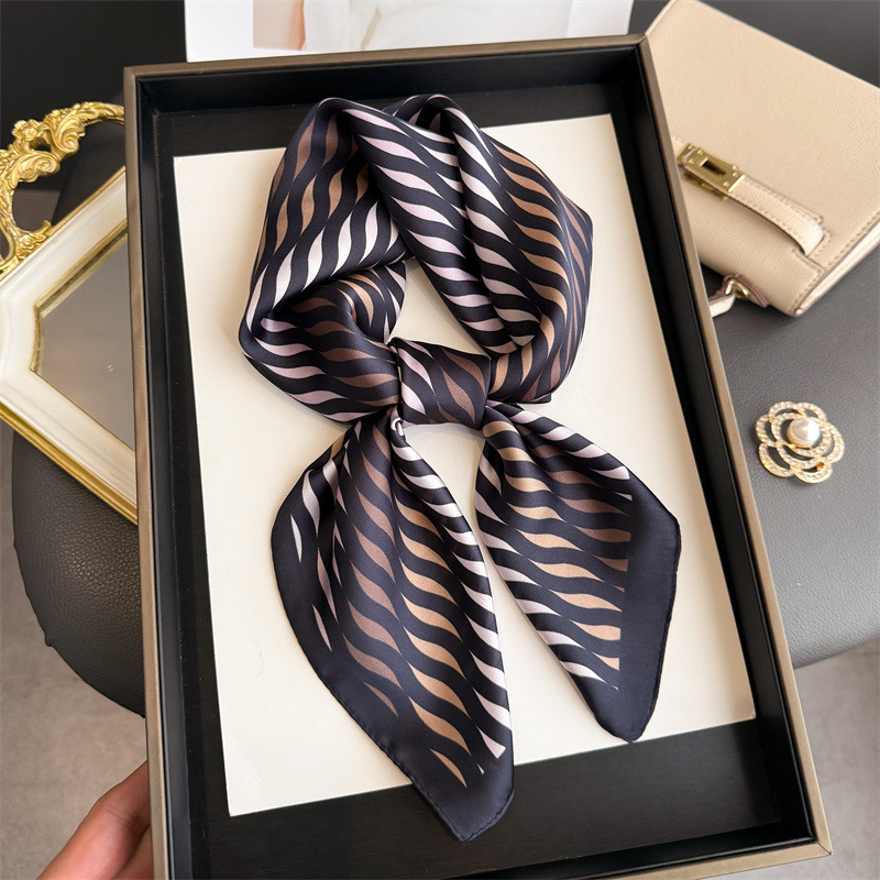 Foulard carré en soie à motif ondulé pour femme, châle imprimé, écharpe élégante, bandana, hijab, foulard doux et soyeux pour femme
