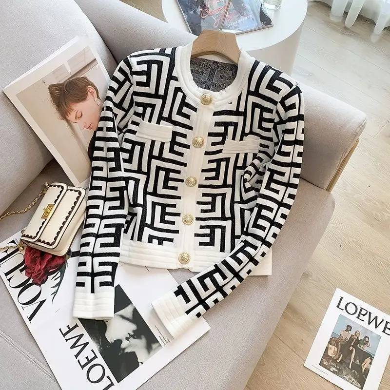 Cardigan tricoté à manches longues et col rond pour femme, vêtement Vintage, boutons, tempérament féminin, Patchwork, Slim, automne hiver