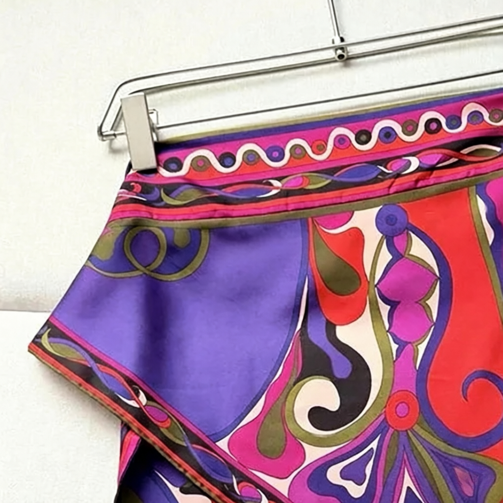 Foulard classique pour femme de couleur violette avec logo signature de créateur, accessoires vestimentaires de luxe pour femme, bandana, écharpe
