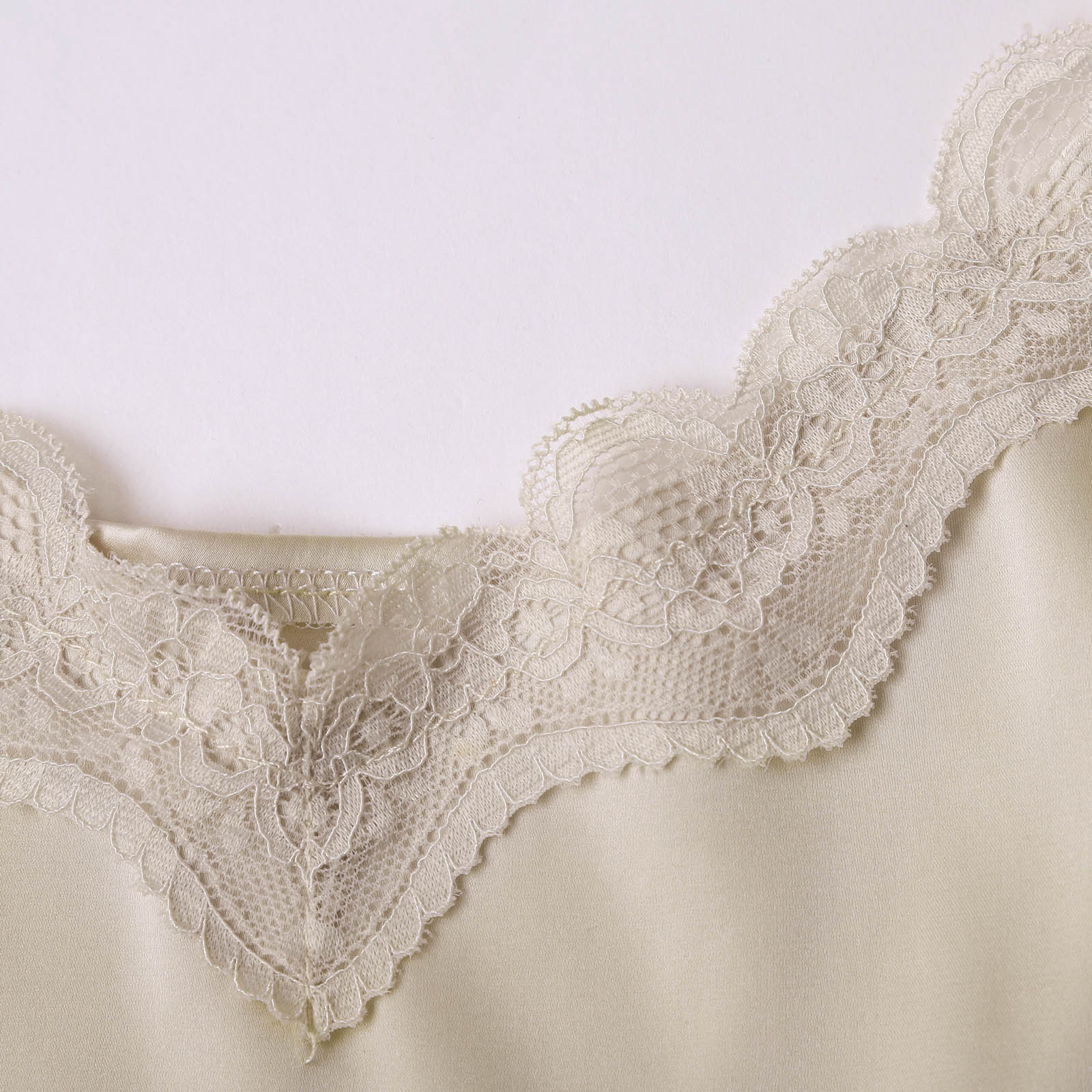 Débardeurs en satin pour femmes, été, avec dentelle, patchwork, soyeux, confortables, sans manches, élégants, col en V, dos nu, unis, sexy