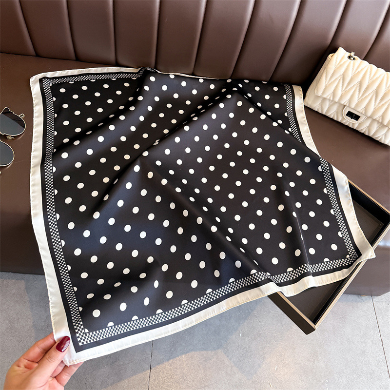 Foulard carré en soie imprimé à pois tendance pour femme, en satin doux, utilisable comme bandeau, ruban pour sac à main, hijab, foulard de cou et bandeau pour la tête