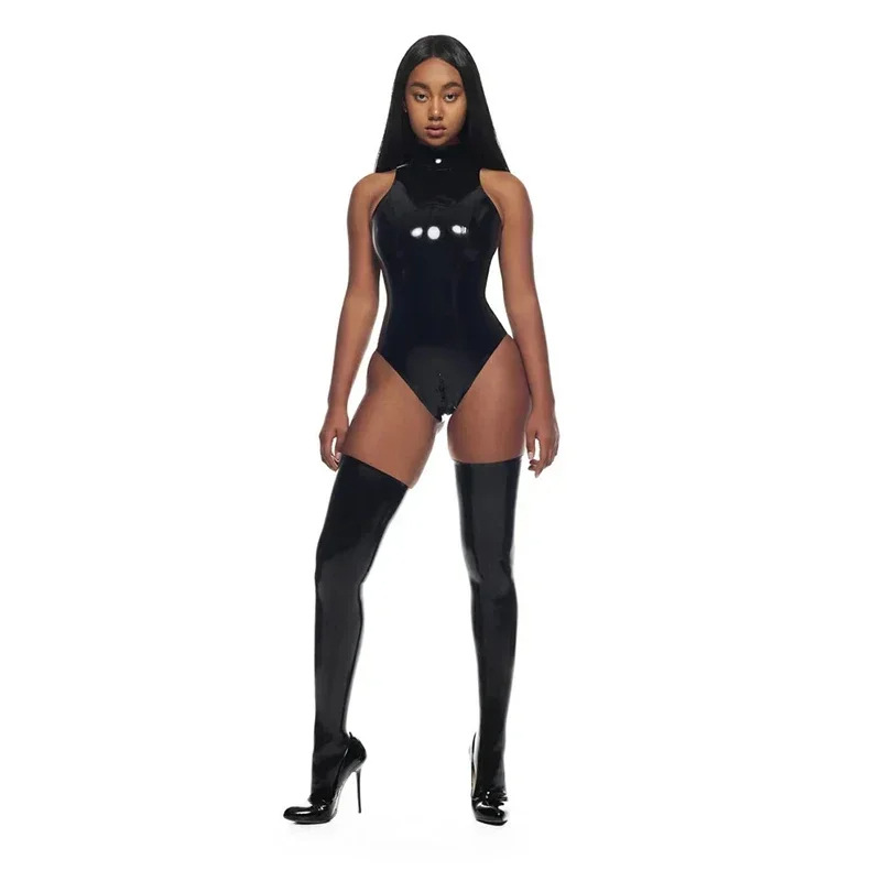 Combinaison en cuir mat sexy pour femme, style clubwear, manches longues, coupe ajustée taille mi-haute, pantalon trois-quarts, style urbain