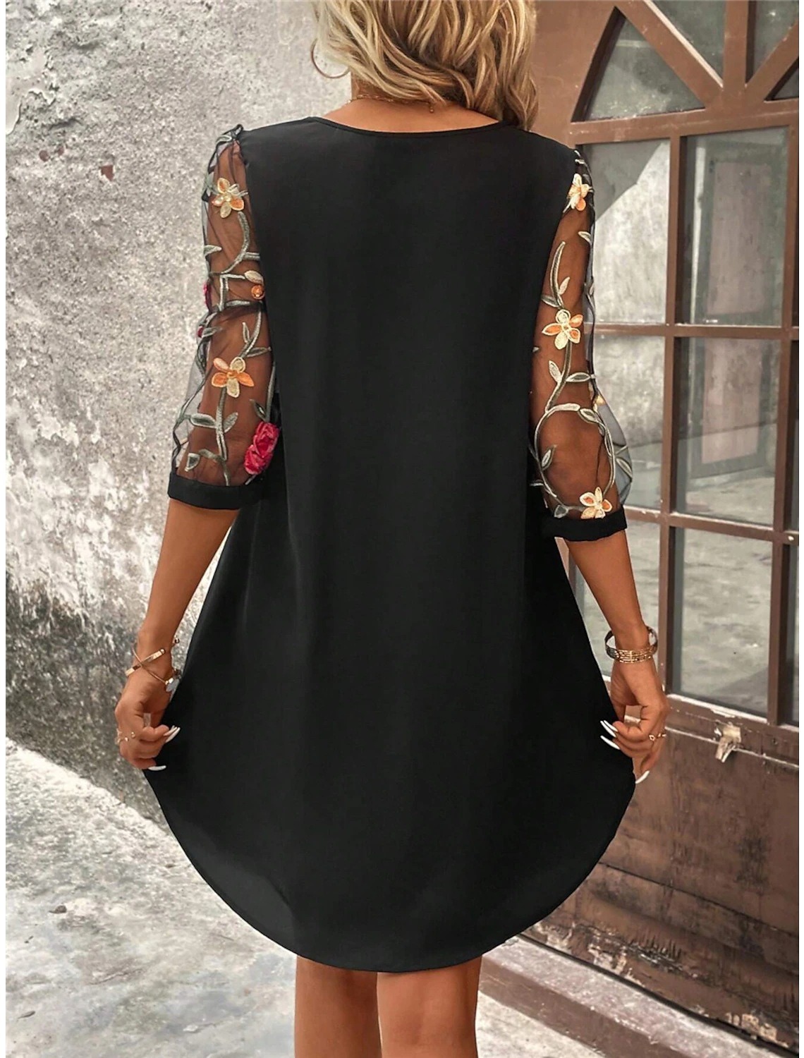 Robe d'été tendance pour femme 2026 – Mini-robe décontractée en dentelle brodée et maille, manches trois-quarts, col rond