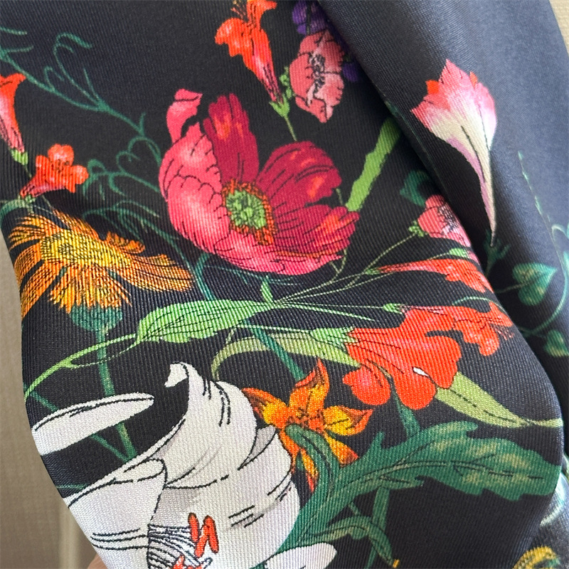 Foulard en soie 90 cm pour femme, bandanas carrés, foulards de luxe de créateur, foulards roulés à la main, accessoires de tête et de sac, décoration
