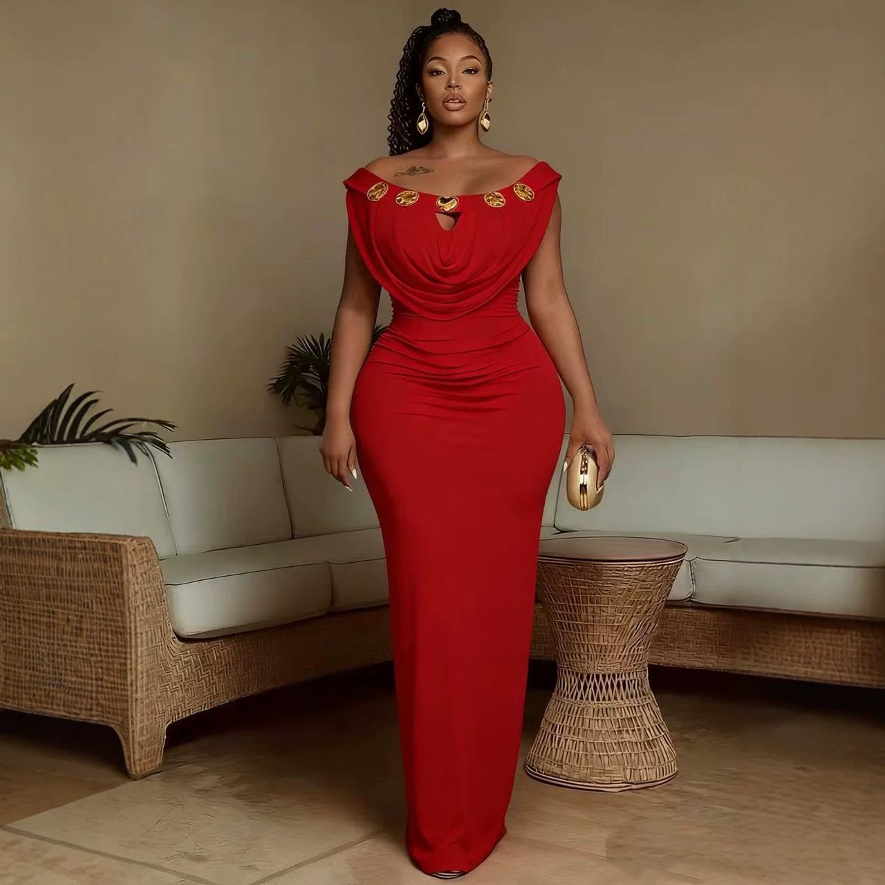 Robe de soirée longue maxi moulante drapée rouge pour femmes africaines, grande taille, à épaules dénudées, avec découpes, ornements dorés et fronces
