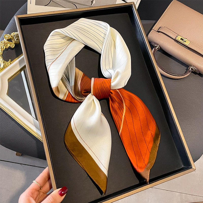 Foulard carré Design pour femmes, fleur de noix de cajou, foulard de luxe, Style populaire, foulard de plage, Hijab en soie quatre saisons, 70x70cm