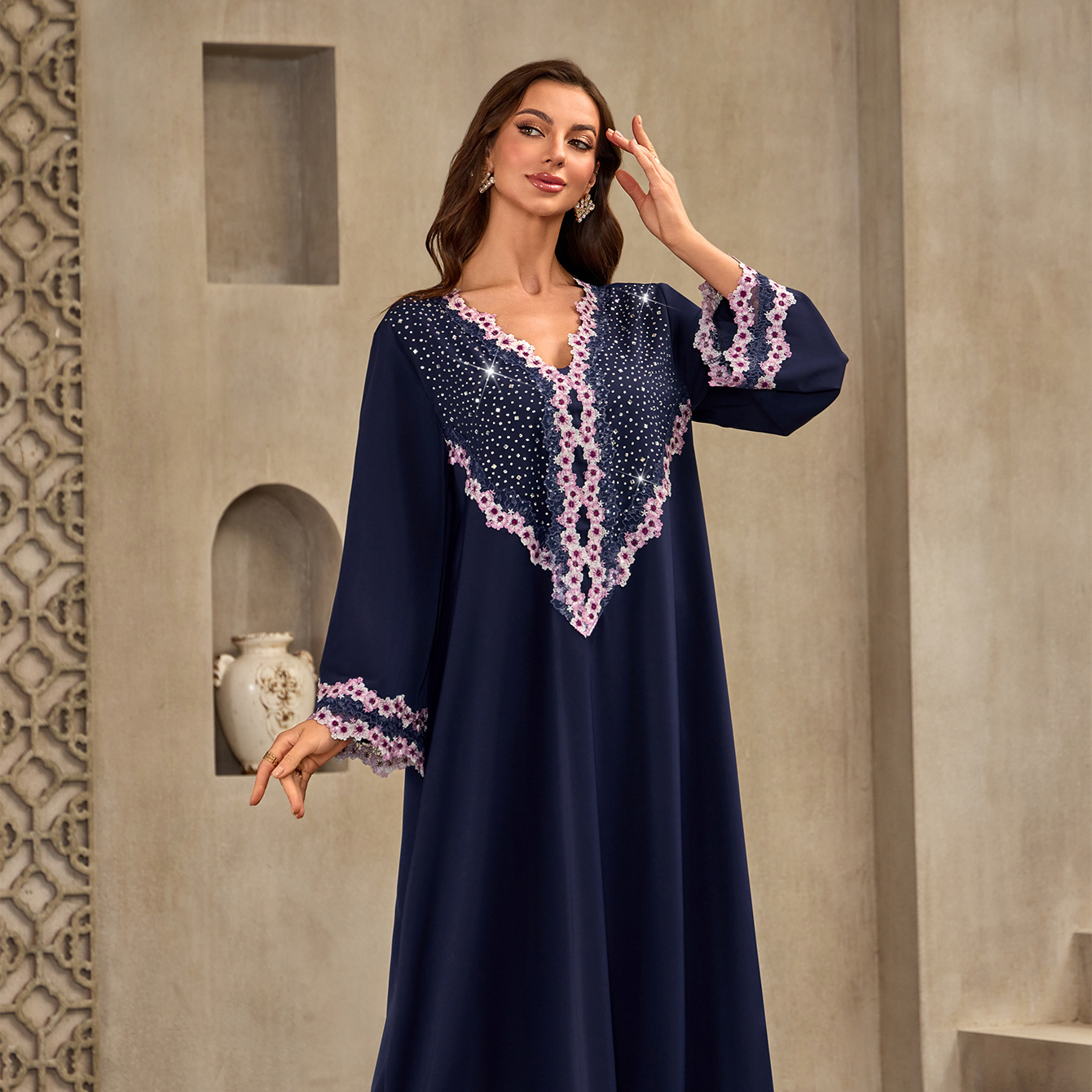 Nouvelle mode Dubaï Arabe Musulmane 2026 – Robe Abaya Femme Ample, Élégante et Luxueuse, Bleu Marine, Col en V, Manches Longues, Longueur Cheville