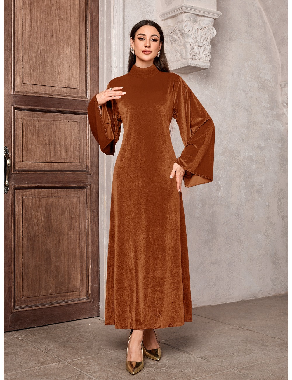 Robe en velours d'Arabie Saoudite du Moyen-Orient avec manches cloche et ceinture zippée