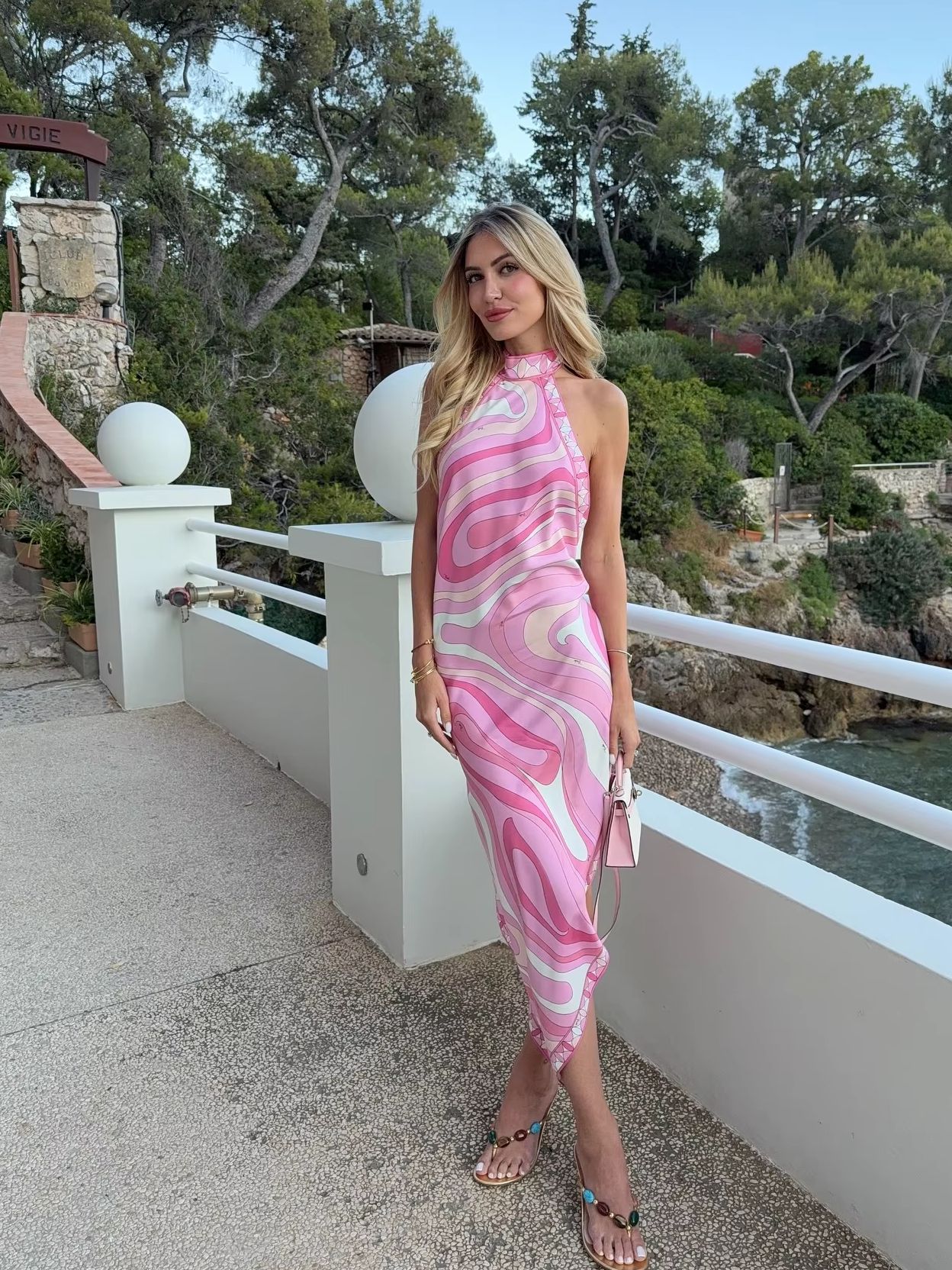 Robe midi élégante en satin imprimé pour femme, dos nu, en soie, coupe asymétrique, pour soirée, voyage d'été, tenue de plage 2026