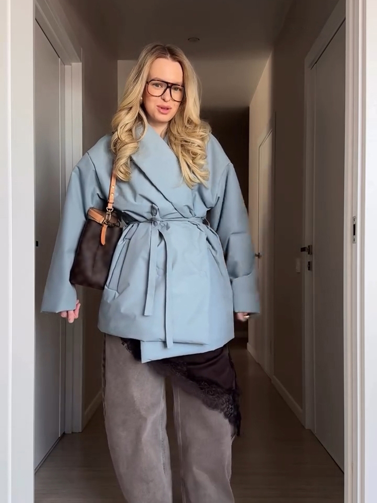 Manteau matelassé style kimono pour femmes, col à revers, ceinture à la taille, coupe ample, mi-long, veste chaude en coton, vêtement décontracté pour femmes, vêtement d'extérieur hiver 2026.