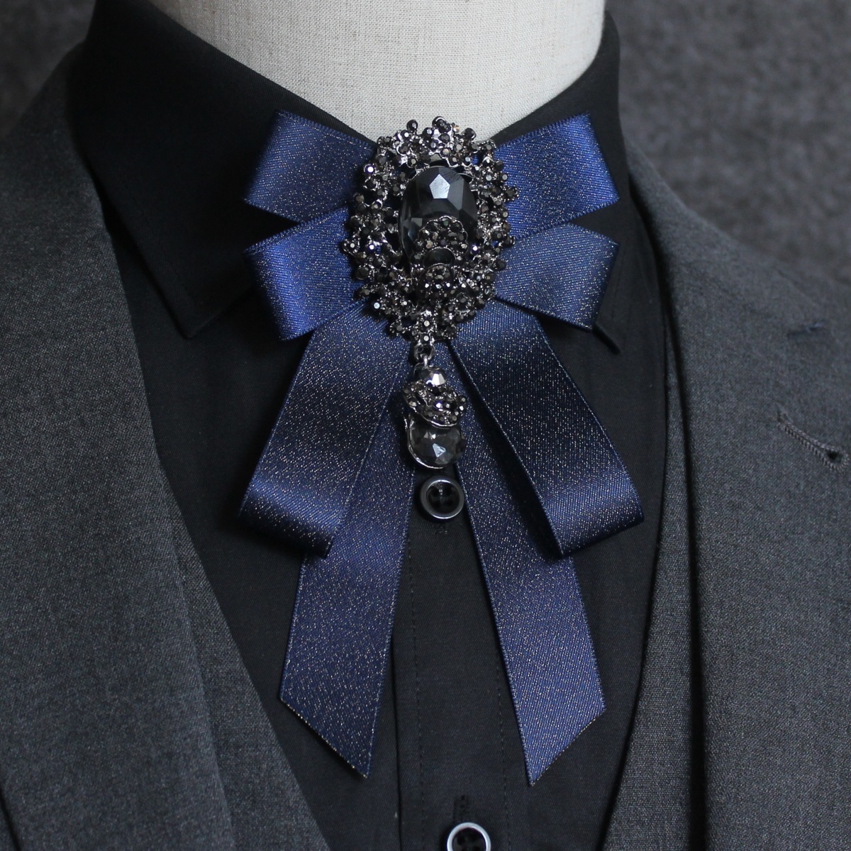 Britannique hommes femmes soie Satin ruban nœud papillon cravate de luxe marié cravate affaires fête de mariage alliage cristal strass noeud papillon