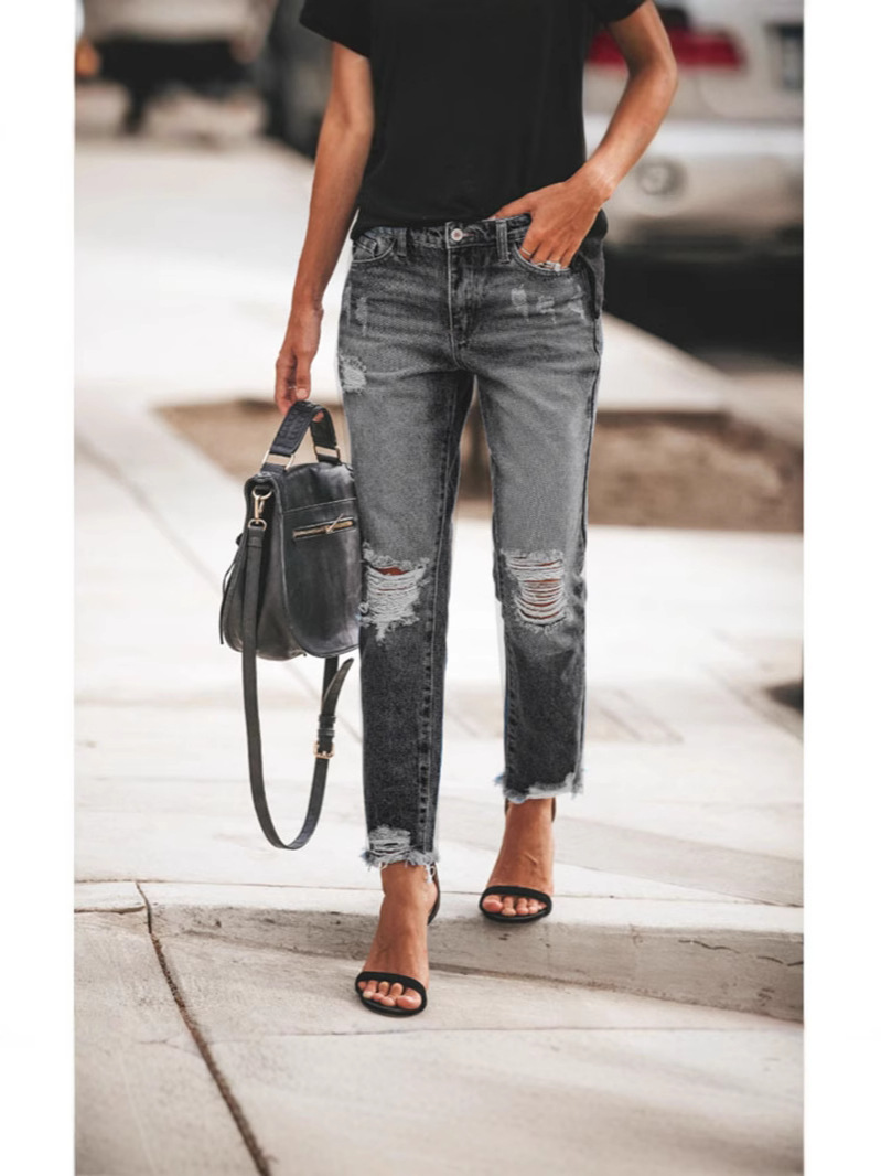 Jean droit déchiré délavé. Four Seasons Nouveaux jeans à la mode, personnalisés, décontractés et confortables de 9 pouces pour dames