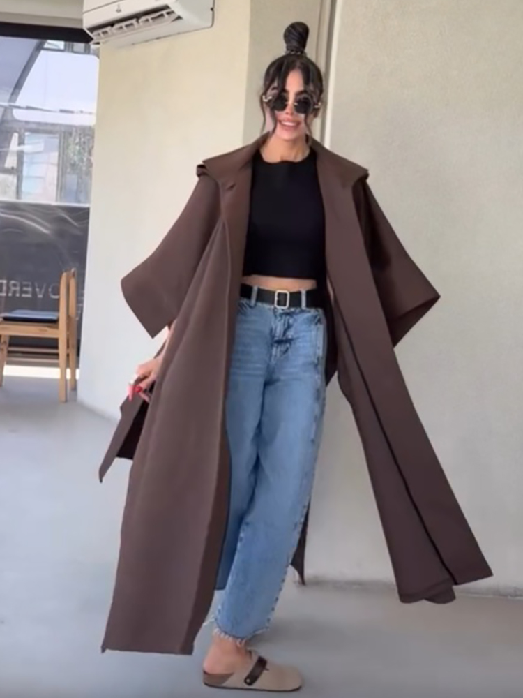 Manteau long élégant de style cape à capuche vintage, ample et décontracté pour femmes, vêtement d'extérieur tendance et à la mode pour l'automne.