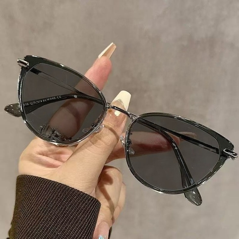 Lunettes de soleil élégantes de luxe œil-de-chat pour femmes, mode 2026, confortables, anti-UV, pour la vie quotidienne, de 0 à -4.0