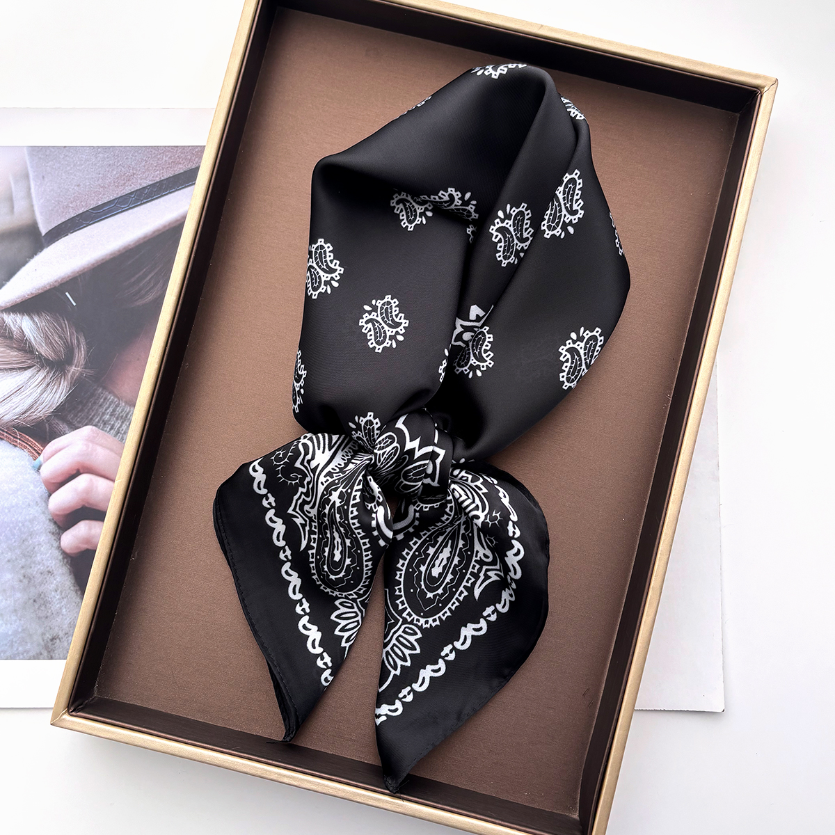 Écharpe rétro à motif cachemire pour femme, foulards carrés en soie satinée, mouchoir pour cheveux, bandana pour la tête, petit foulard de cou, hijab, châles pour femme