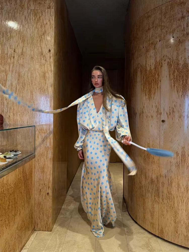 Ensemble 2 Pièces Jupe et Chemise à Pois pour Femme, Élégant, avec Foulard, Chemise à Manches Longues, Collection Printemps 2026, Mode Féminine, Vêtement d'Extérieur