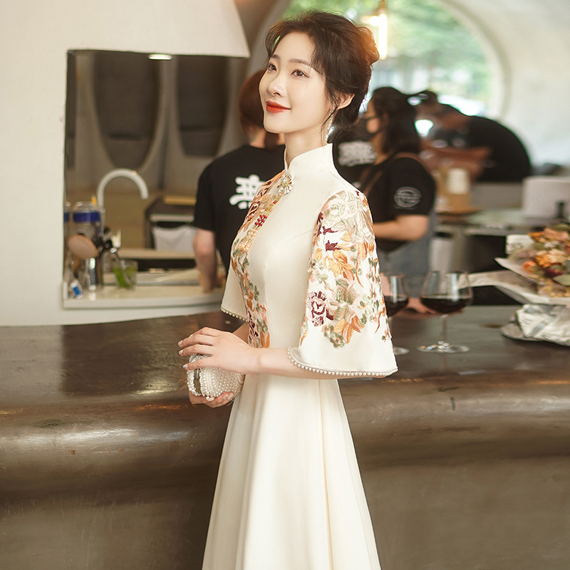 Qipao-Robe de mariée de style chinois avec broderie de fleurs, Cheongsam, robe de soirée, robe de banquet vintage, élégante et exquise