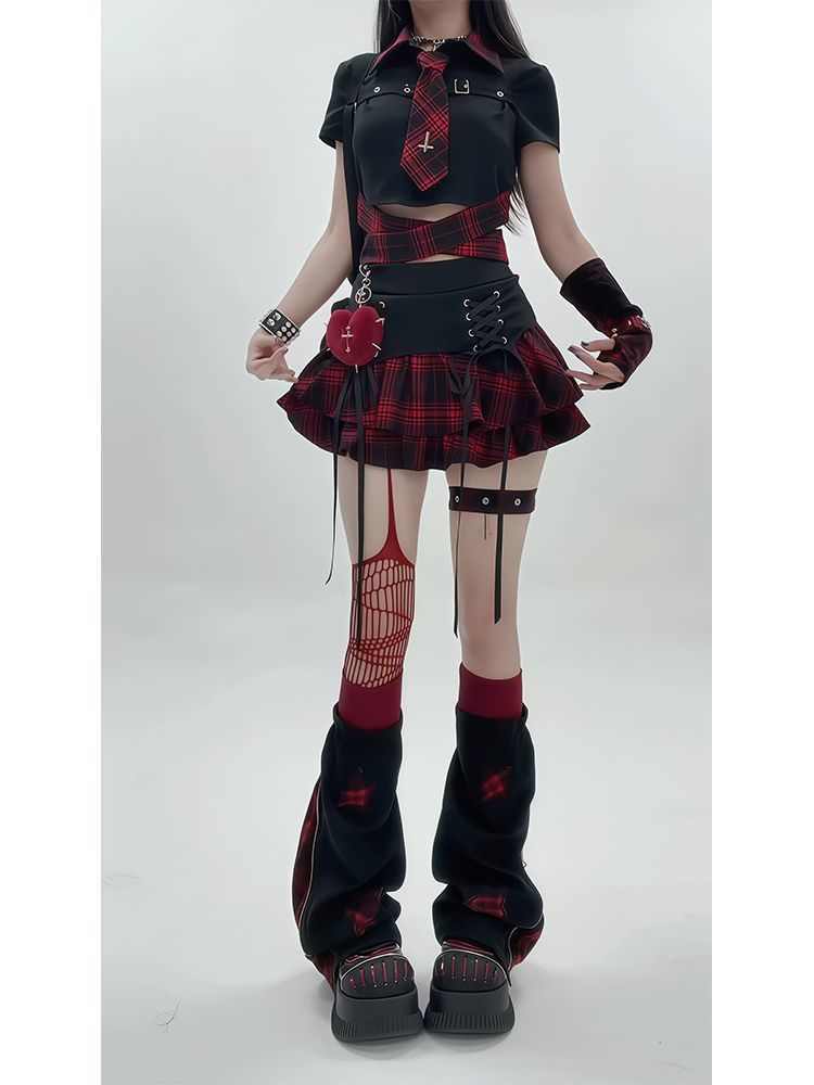 Ensemble 2 pièces Jirai Kei Punk Y2K pour femme, style subculture japonaise, comprenant un crop top à carreaux taille basse et une mini-jupe à volants à lacets, tenue streetwear et club