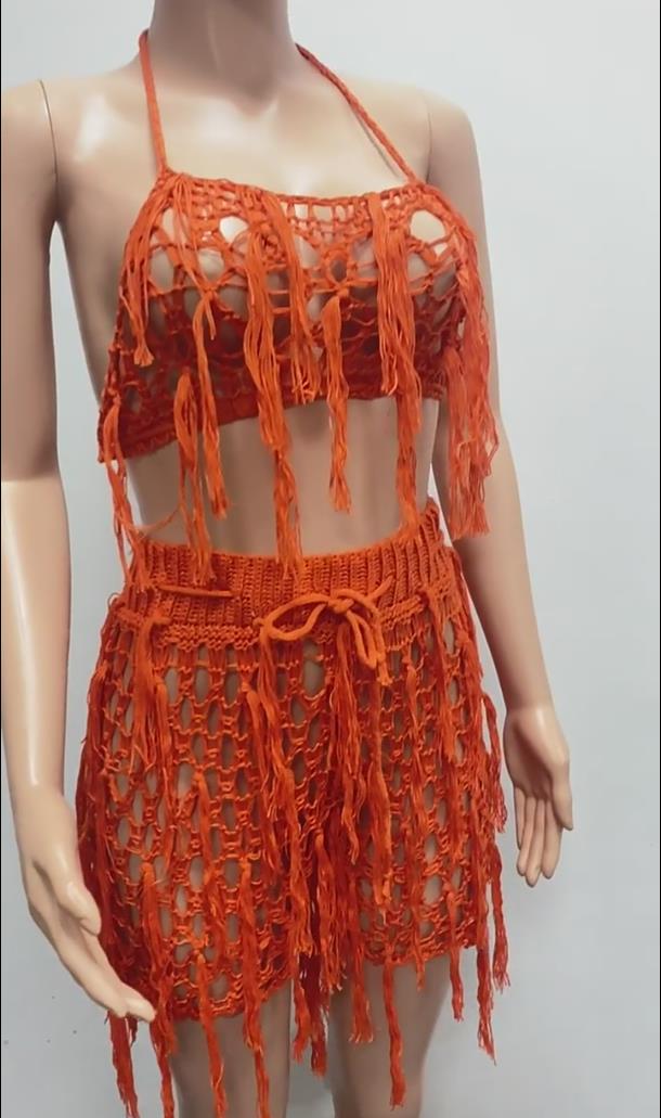Ensemble de bikini blanc style plage, short de plage avec pompon et couverture transparente, parfait pour des vacances à la plage