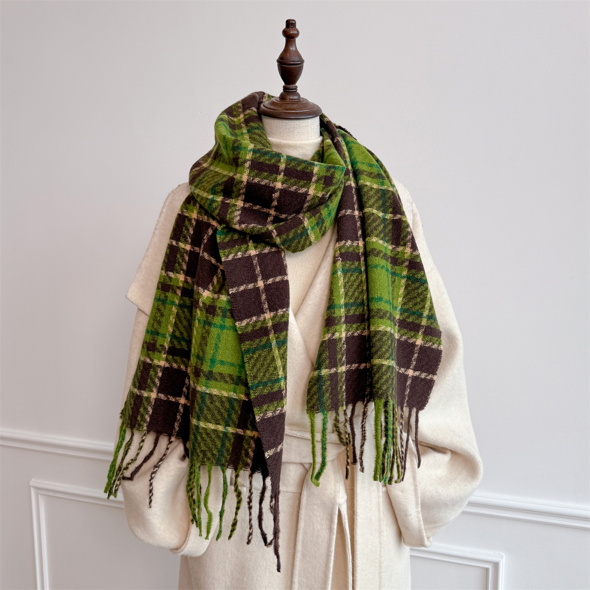 Hiver chaud femmes écharpe épais glands châles Pashmina Plaid rayure concepteur foulard cachemire dame en plein air de luxe résistant au froid