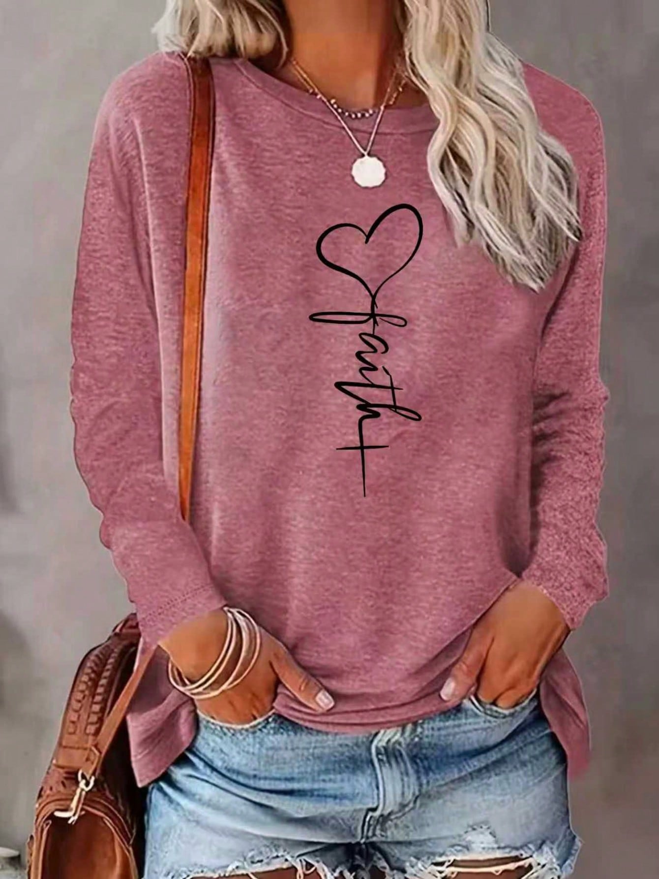 Haut à manches longues pour femmes, col rond ample, couleur unie élégante, t-shirt en polyester tricoté, mode automne et hiver, motif cœur