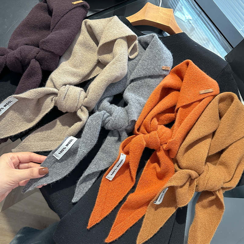100% nouvelle laine Triangle écharpe pour femmes mode chaud tricoté couleur unie laine douce Triangle et enveloppement Bandana Pashmina foulards