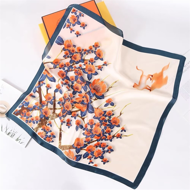 Foulard carré en soie imprimé roses classiques, bandana fin, châle de mode, écharpe polyvalente, bandeau pour cheveux, foulard pour femme