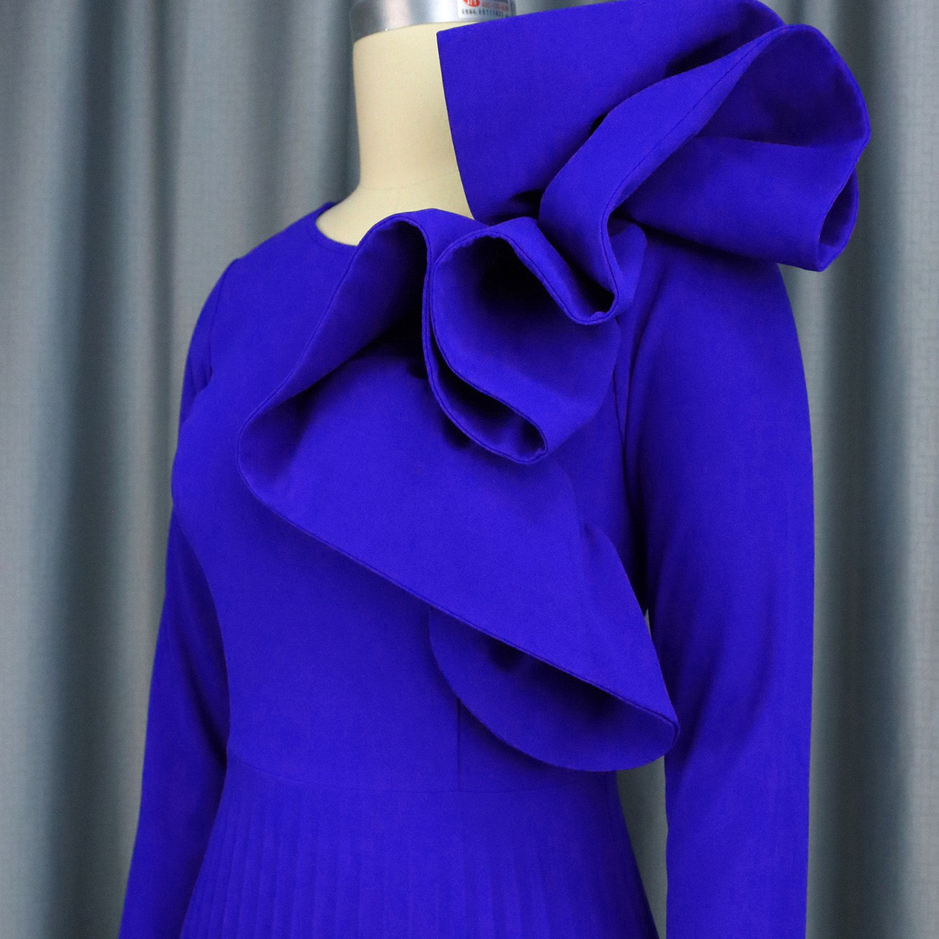 Robe longue plissée à manches longues et col rond pour femme, robe de soirée de luxe, volants, longueur rinçage, élégante, automne, hiver, nouveau, 2024