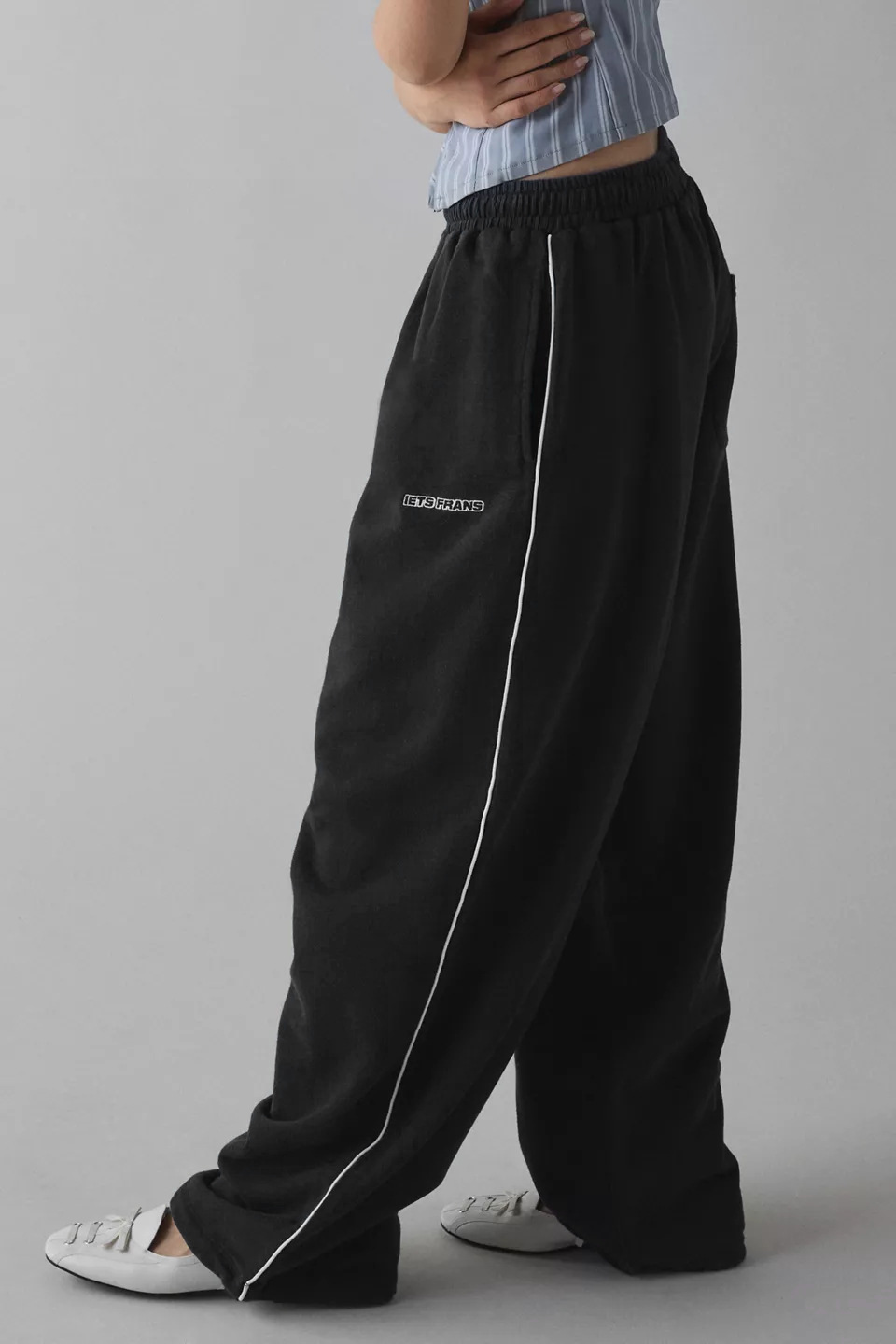Pantalon rose avec broderie élégante, pantalon de survêtement Chic à jambes droites, coupe sans effort, pantalon ample de Style de rue au bureau