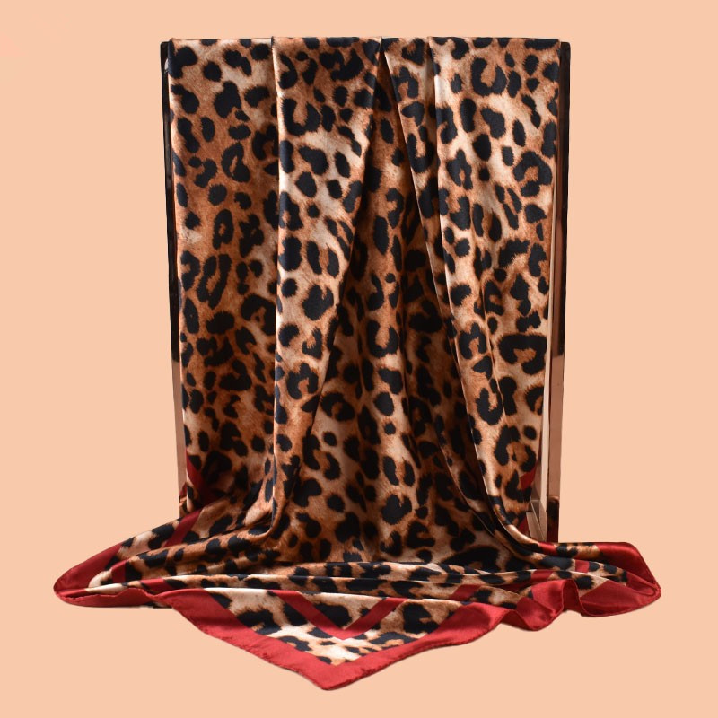 Foulard carré en satin imprimé léopard de luxe pour femme, écharpe de tête, châle, bandana, 90 cm