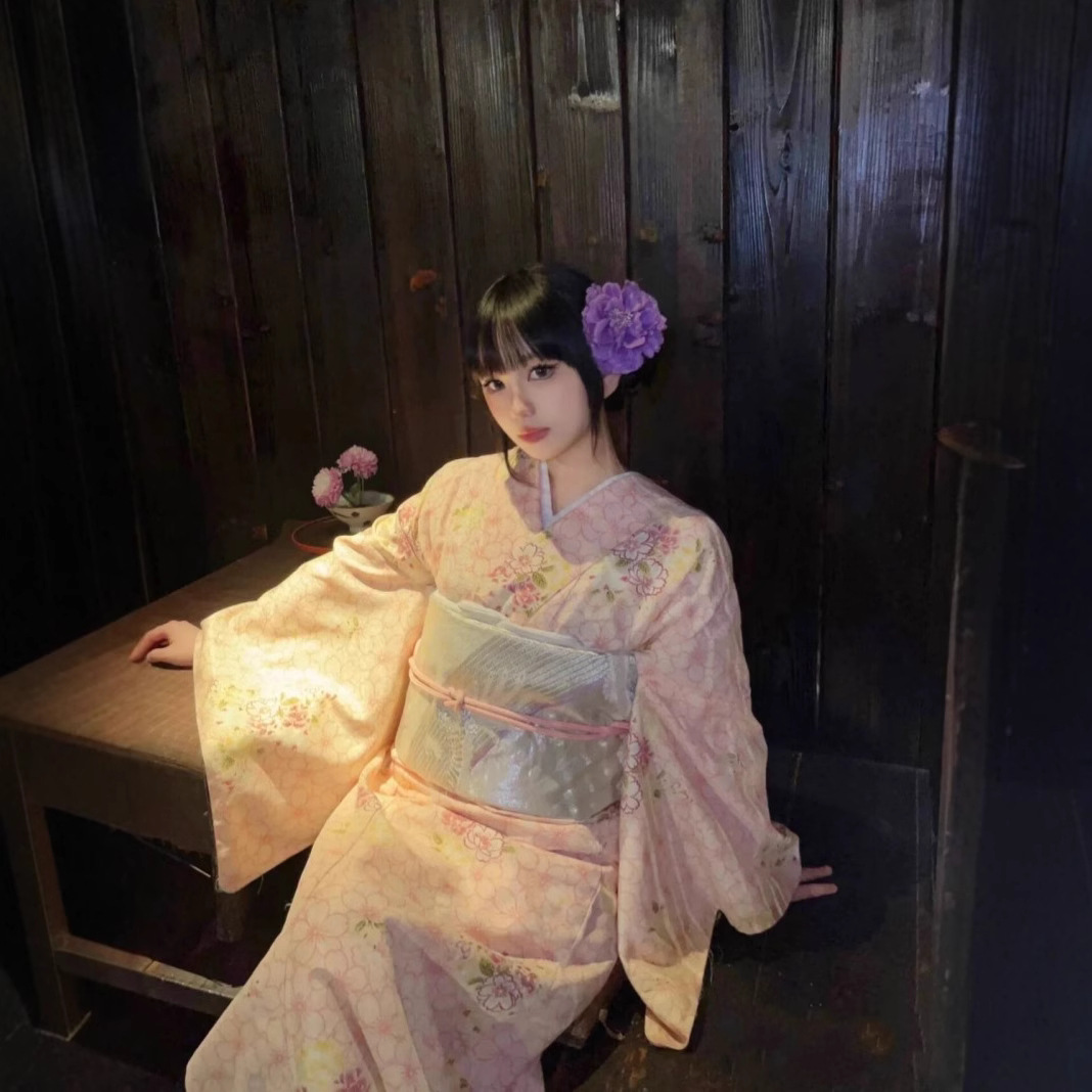 Nouveau Kimono formel traditionnel amélioré rétro dieu fille Yukata Photo photographie japonaise Photo vêtements